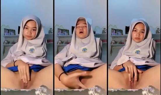 Bokepterbaruindo desahan jilbab smp colok memek