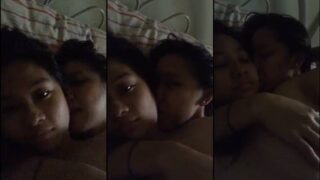 Bokep pelajar chindo lesbian jilatin susu