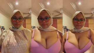 Bokep ukty malay kacamata tobrut pap susu jombo