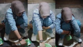 Gudang Bokep bebasindo ngintip jilbab lagi pipis